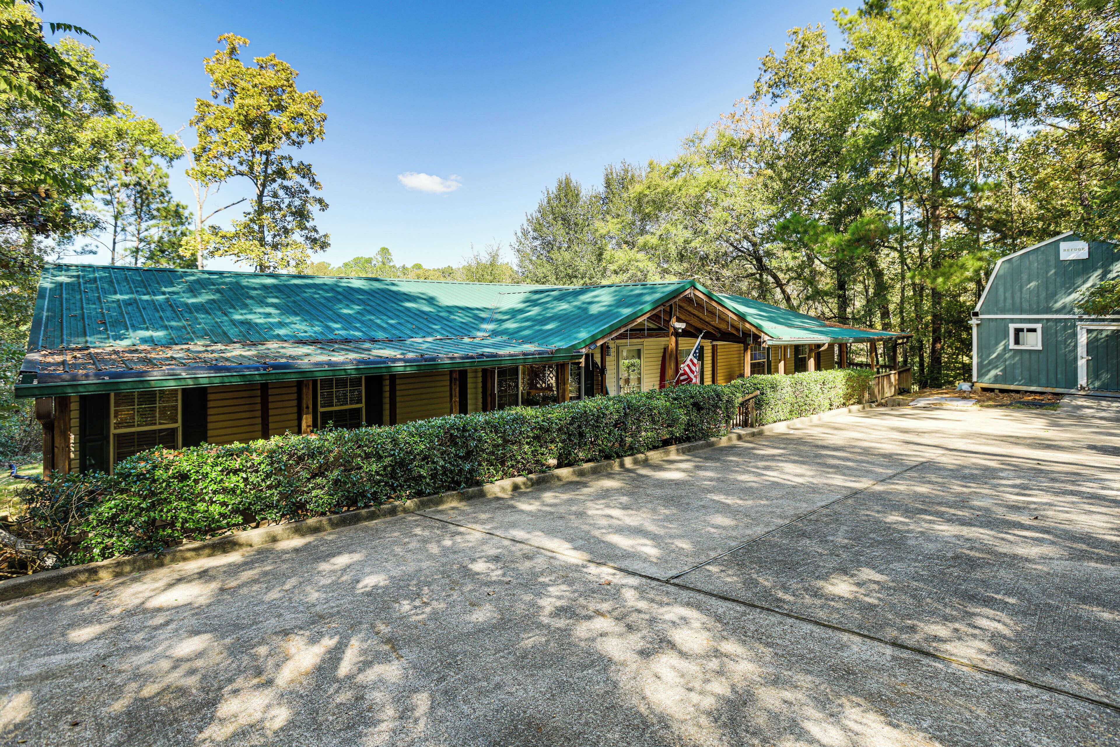 House (5 Bedrooms) | Interior