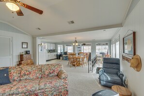 House (2 Bedrooms) | Interior