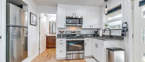 Microwave, oven, stovetop, cookware/dishes/utensils
