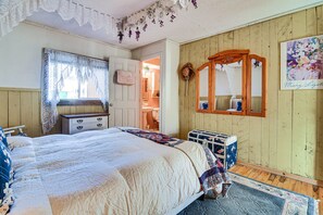 Interior - Ellis River Cottage ~ 3 Mi to Attitash Mountain! (Glen)