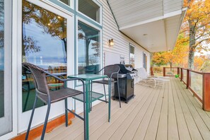 House (4 Bedrooms) | Interior - 17 Mi to Skiing! Lake-view Michigan Home w/ Deck (Harbor Springs)