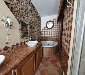 Hårtork och handdukar