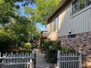 Property grounds - Sunset Landing - Private Sandy Beach, Lamkin Drive 3 BD, 2 BATH (Sleeps 6) (Harbor Springs)