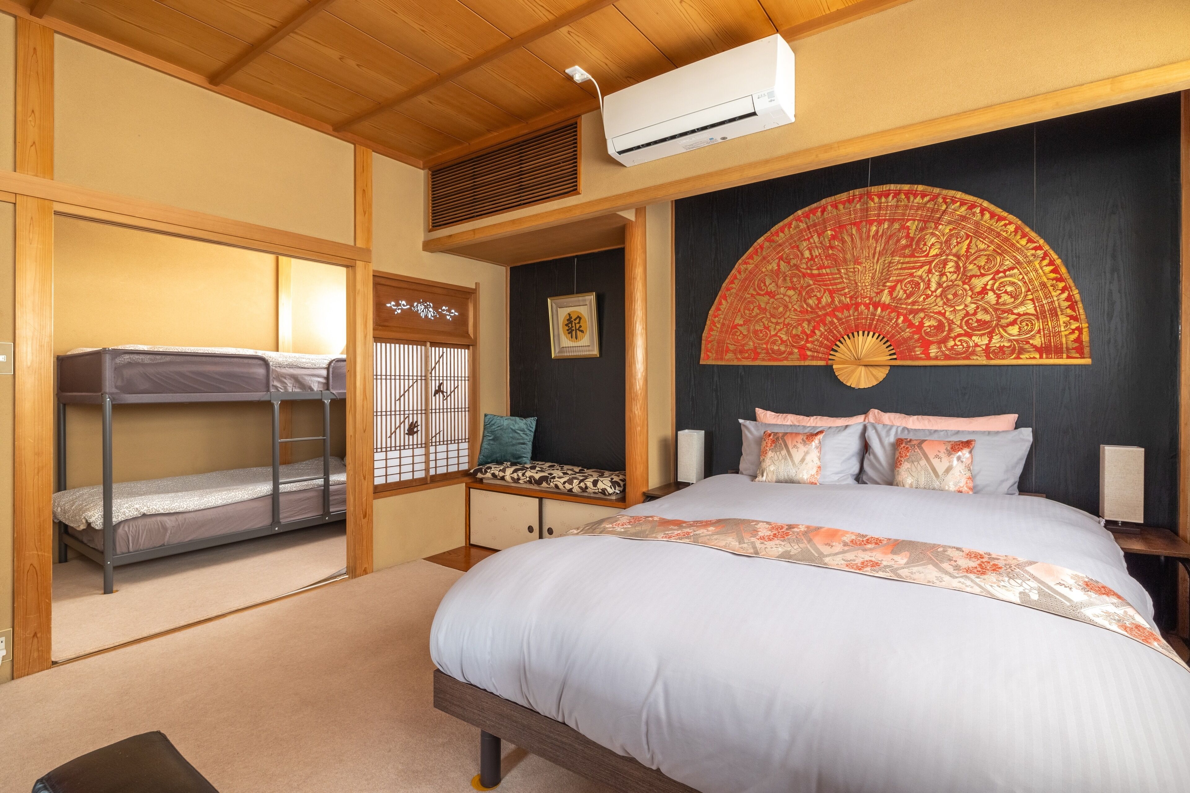 2 habitaciones, escritorio, tabla de planchar con plancha y wifi gratis 