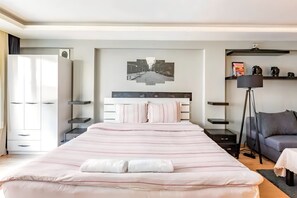 1 bedroom, iron/ironing board, free WiFi, wheelchair access