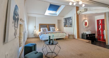 Bello Viso, Proche Saint Emilion Dans un Écrin de Verdure au Milieu des Vignes