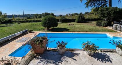 Bello Viso, proche Saint Emilion dans un écrin de verdure au milieu des vignes.