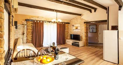 Gemütliches Pool House Tomas, in der Nähe von Pula, mit 2 Schlafzimmern