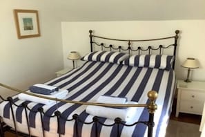 2 bedrooms, iron/ironing board, free WiFi, bed sheets - Coach House, Bantham, South Devon (Bantham Kingsbridge)