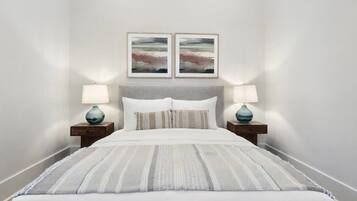 2 bedrooms, desk, iron/ironing board, travel cot