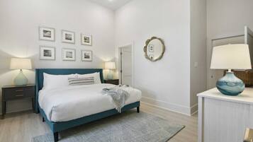 2 bedrooms, desk, iron/ironing board, travel crib