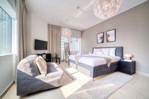 2 chambres, coffre-fort, fer et planche à repasser