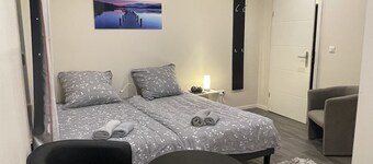 Family Apartment with full kitchen 2 bedrooms, 2 bathrooms and fireplace.