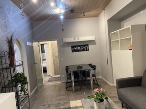 Interior - Family Apartment with full kitchen 2 bedrooms, 2 bathrooms and fireplace. (Pellingen)