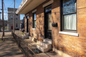 Exterior detail - 1BR Downtown, Close to Cincinnati Stadiums & Bars (Covington)