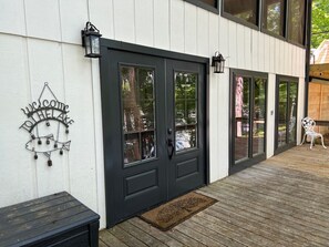 Exterior detail - Hickory Hideaway on Tim`s Ford Lake, Boat rental available (Winchester)