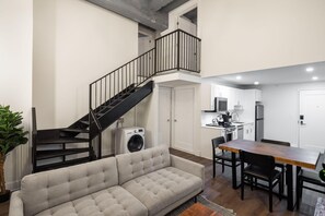 Interior - Sosuite | 2BR Loft w Shared W/D, Gym, Lounge (Philadelphia)