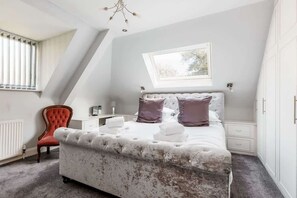 3 soverom, strykejern/-brett, wi-fi og sengetøy