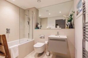 Shower, hair dryer - Vitamin Sea - Sun Terrace Overlooking Poole Quay (Poole)