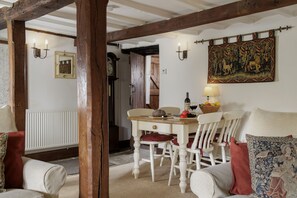 Dining - Inglenook Cottage - sleeps 2 guests  in 1 bedroom (Broad Campden)