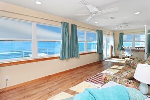 TV - Holiday House B: Spacious Beachfront Deck w/Dining (Mexico Beach)