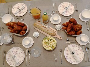 Petit déjeuner continental compris tous les jours