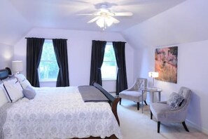 4 habitaciones, escritorio, wifi y ropa de cama