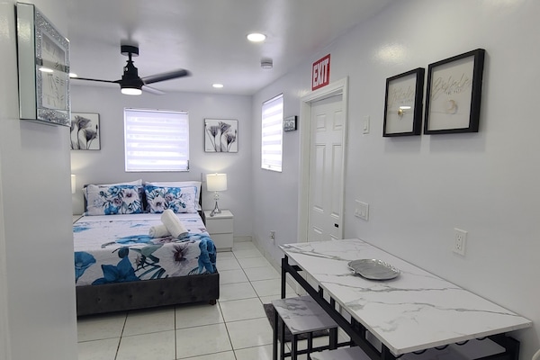 1 camera, ferro/asse da stiro, Wi-Fi, lenzuola