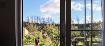 NEWTOWN LODGE, pet friendly in Duncannon, County Wexford