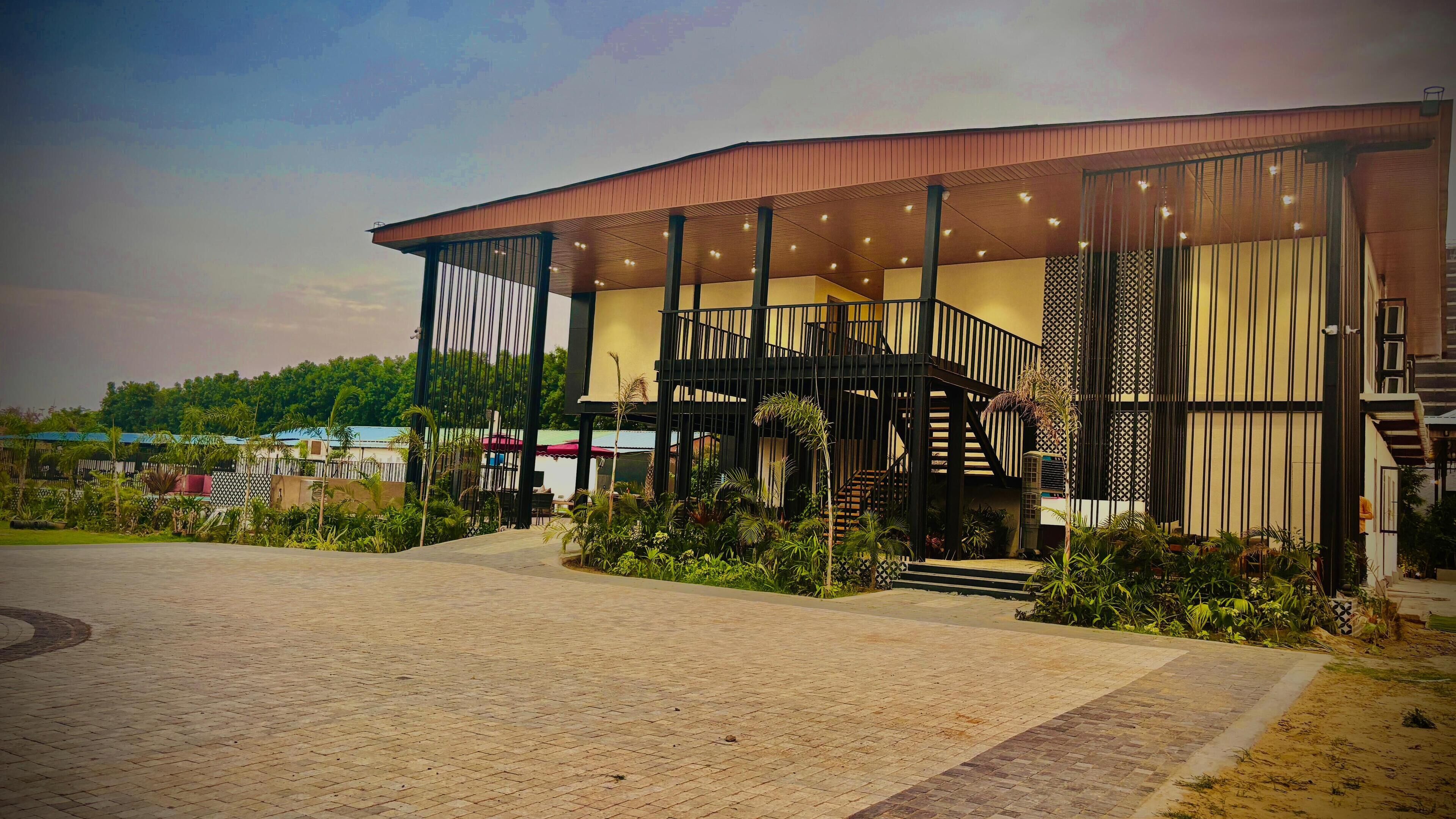 Front of property - evening/night