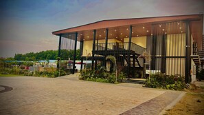 Front of property – evening/night - Vintclub Resort (Lucknow)