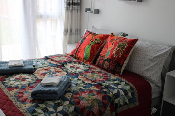 Apartment - Sleeps 4 - Garden - Parking - London