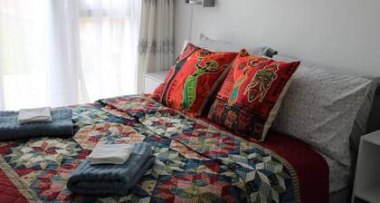 Apartment - Sleeps 4 - Garden - Parking