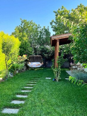 Toscana Room, Garden & Pool View | 1 bedroom, minibar, blackout drapes, bed sheets