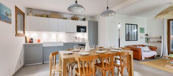 House for 10 - 650 m du Golfe - Pen Castel