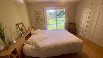 5 sovrum, skrivbord, strykjÀrn/strykbrÀda och resesÀng