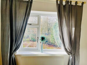 View from property - Impeccable 3-bed House in Nottingham Free Parking (Nottingham)