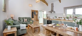 Longpark Linhay - Sleeps 4 guests in 2 bedrooms