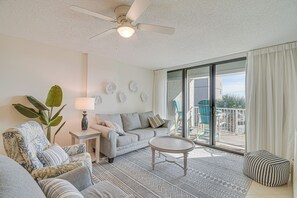 Interior - Orange Beach Condo w/ Beach+ Tennis Court Access (Orange Beach)