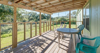 4 Mi to State Park: Peaceful Rockport Home w/ Yard