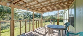 4 Mi to State Park: Peaceful Rockport Home w/ Yard