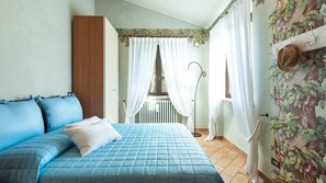 4 Schlafzimmer, Schreibtisch, Bügeleisen/Bügelbrett, kostenloses WLAN