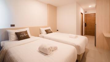 Deluxe Twin Room | Desk, laptop workspace, free WiFi