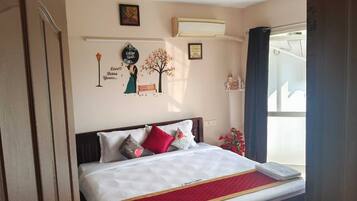 1 bedroom, iron/ironing board, free WiFi, bed sheets