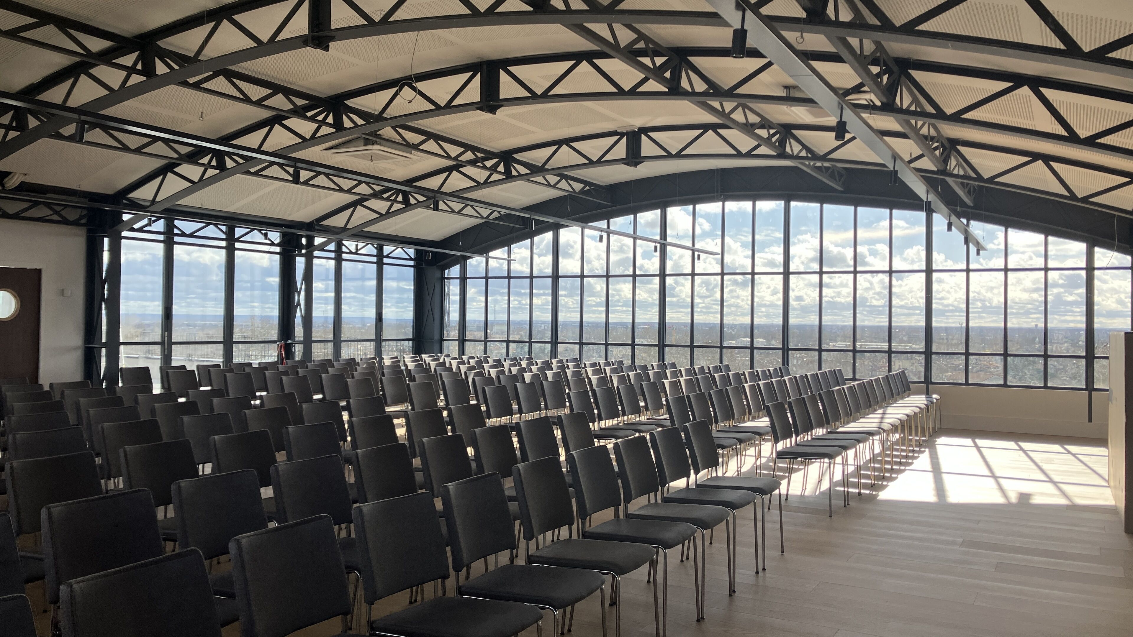 สถานที่จัดงานประชุม