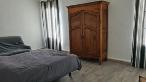 3 chambres, lit parapluie, Wi-Fi gratuit, draps fournis