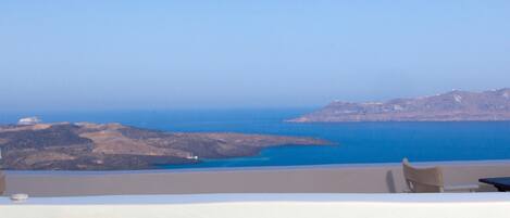 Habitación doble Deluxe | Decoración personalizada, muebles diferentes, escritorio y wifi gratis