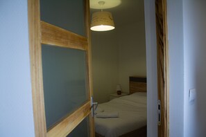 2 bedrooms, WiFi, bed sheets