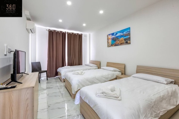 Desk, iron/ironing board, travel cot, WiFi