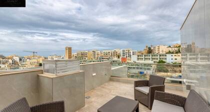 Duplex penthouse in St. Julian's with Views & BBQ